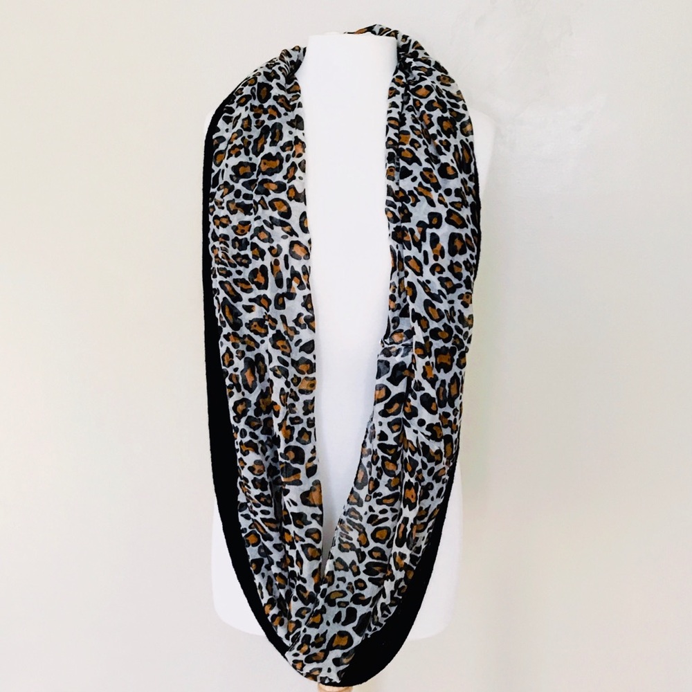 Black & Leopard Infinity Scarfs - Picture 2 of 4